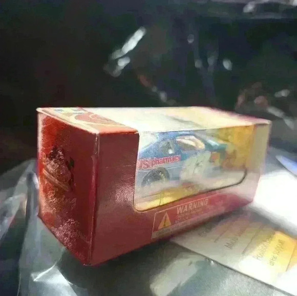 CVS Pharmacies #33 Die Cast Collectible - Picture 3 of 4